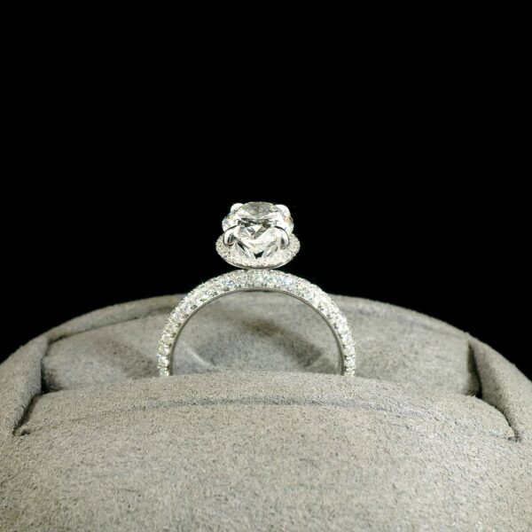 培育鑽石戒指托，完美展示閃亮的鑽石設計。.