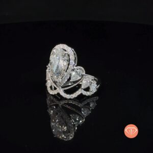 培育鑽石戒指托，完美展現閃耀寶石的奢華設計。.