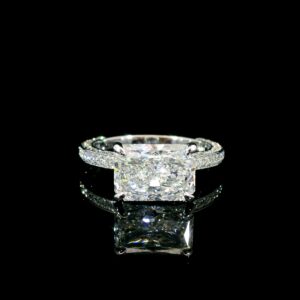 精美培育鑽石戒指托，展現閃耀光彩與優雅設計。.