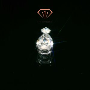 白金培育鑽石吊墜，閃耀奪目，完美展現高端珠寶工藝。.