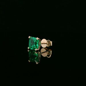 111 Jewelers 培育綠寶石耳環